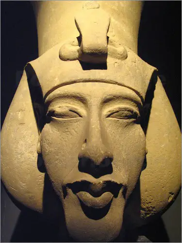 richard-nowitz-statue-of-pharaoh-akhenaten-also-known-as-amenhotep-iv-164077