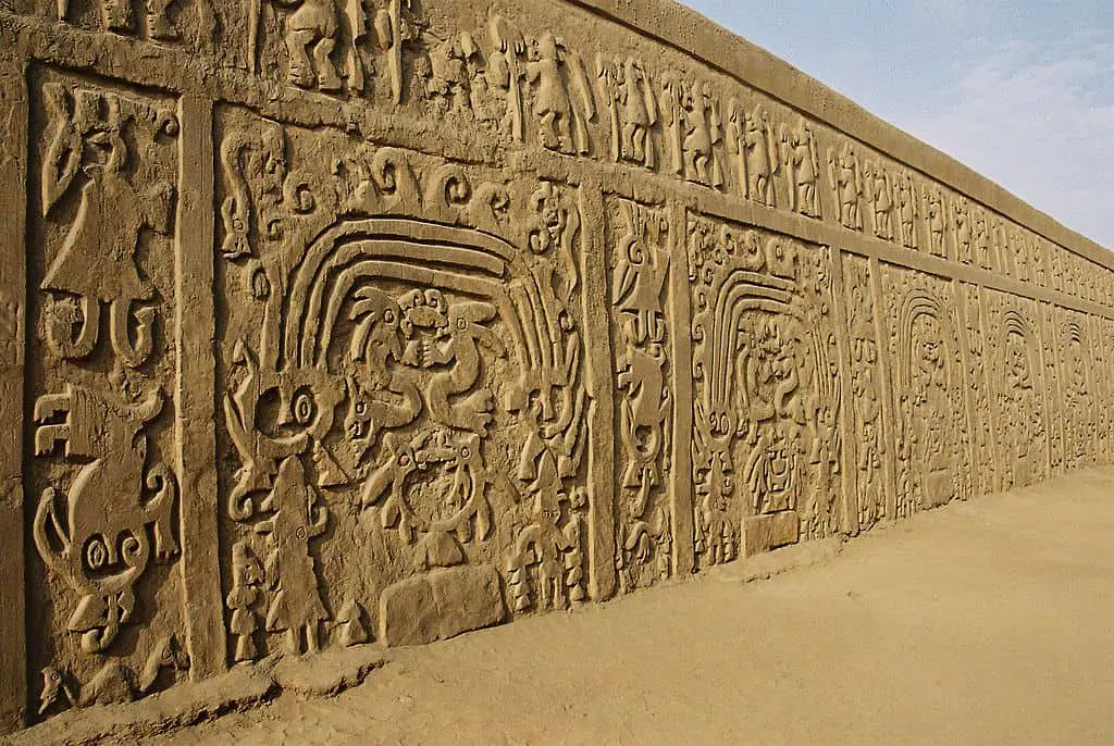 [Image: 1024px-Huaca_Arco_Iris_Archaeological_site_-_wall.jpg]