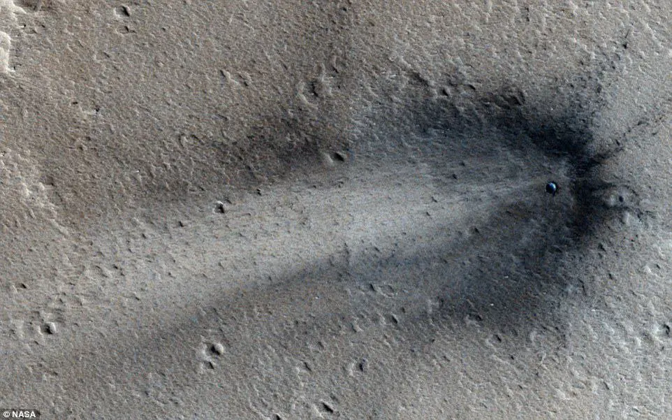 NASA's MRO photographs a crashed UFO on the surface of Mars; According to Ufologists