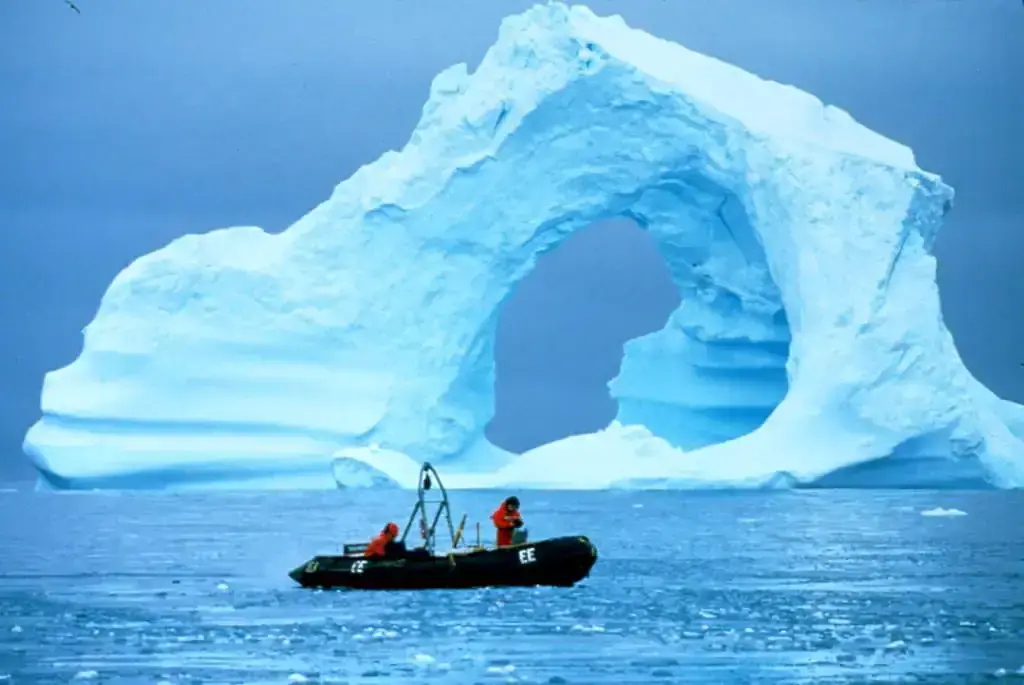 Flat-Earthers going to Antarctica seeking 'truth' about our 'flat' Earth