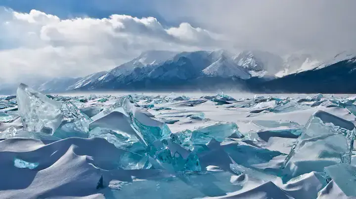 Lake Baikal - the 25 million year old lake and its mysterious UFO encounters