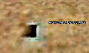 Alien structures on Mars are being covered up by NASA
