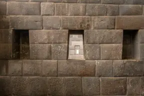 The incredible similarity between the Coricancha Temple in Peru, and the Valley Temple of Egypt