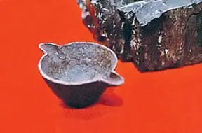 Iron cup discovered inside a piece of Coal that is 300 million years old