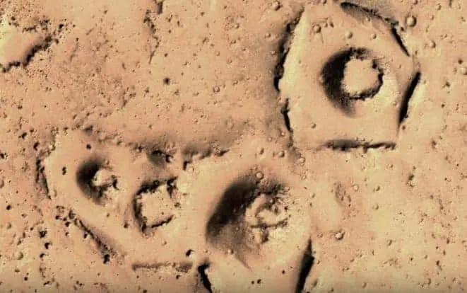 Do these NASA images reveal traces of 'walled cities' on Mars?