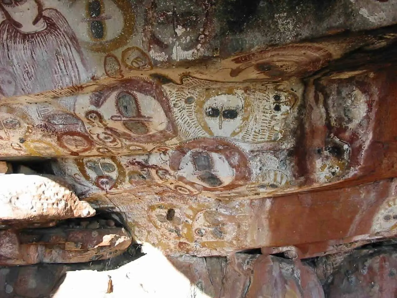 5 Ancient Petroglyphs & Cave Paintings that depict "Ancient Aliens"