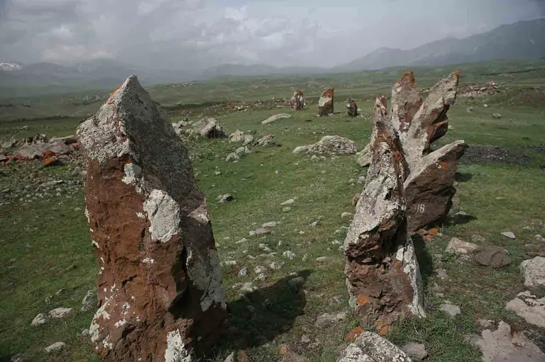 1280px-Zorats_Karer_Menhir4
