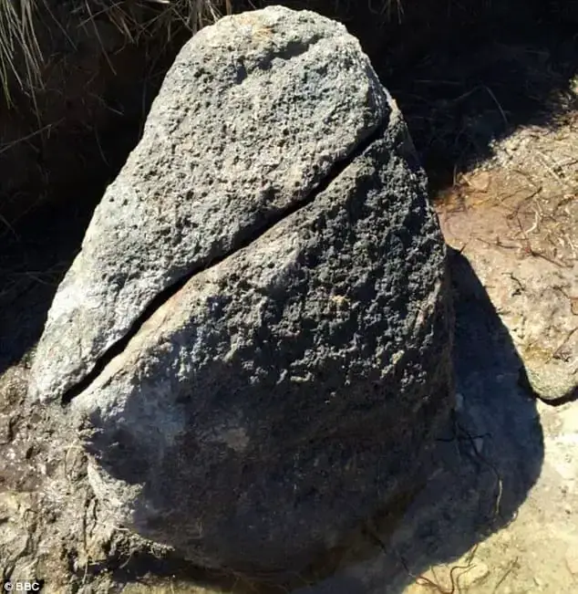 32BAB7AA00000578-3518739-Archaeologists_found_evidence_of_stones_blackened_by_iron_ore_pr-a-4_1459510418712