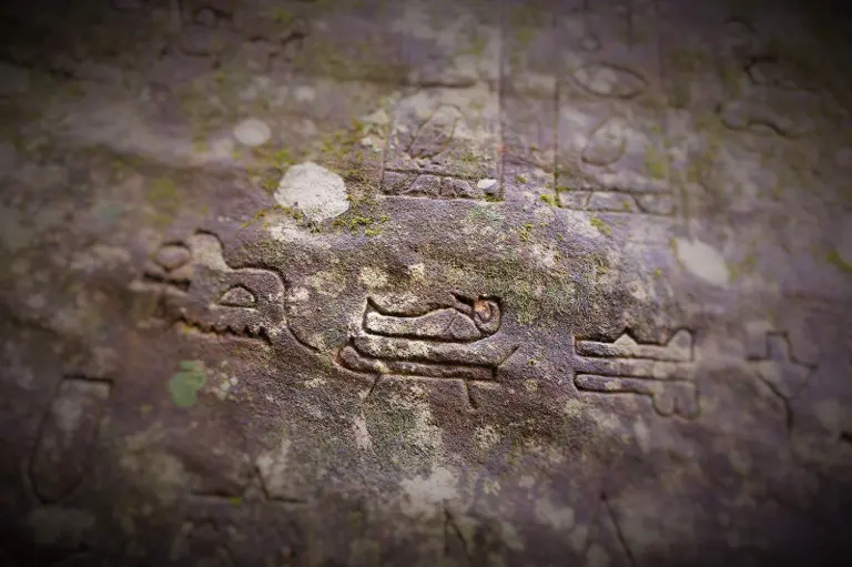 Gosford Glyphs shattering mainstream history