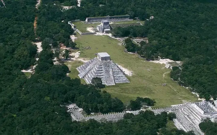 pyramid-chichen-itza