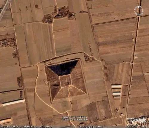 piramide_china05_06