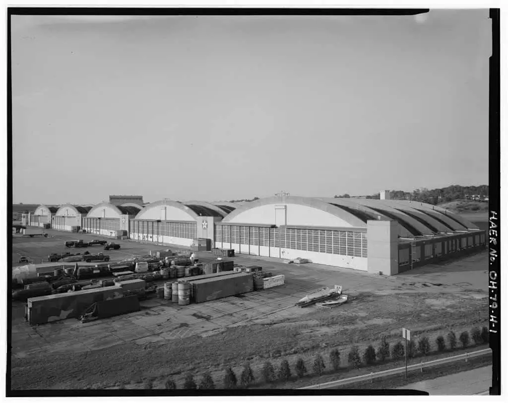 Retired Air Force Engineer claims secret base in Ohio hides Aliens, Alien tech, and UFOs