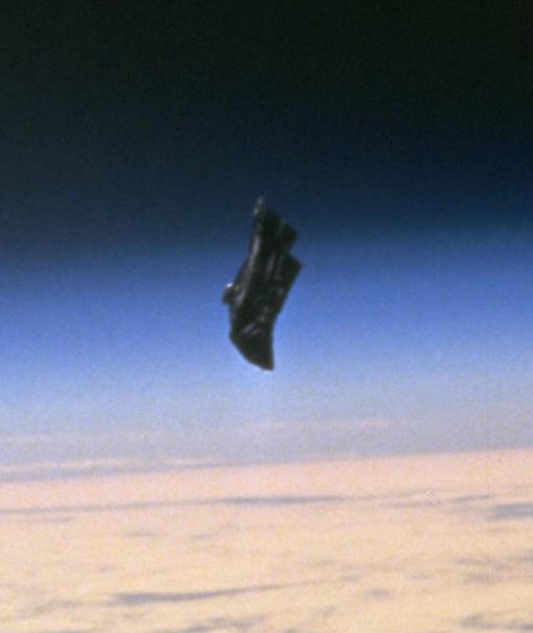 AS - The Black Knight Satellite: Space Junk Or 13,000-Year-Old Alien Tech?