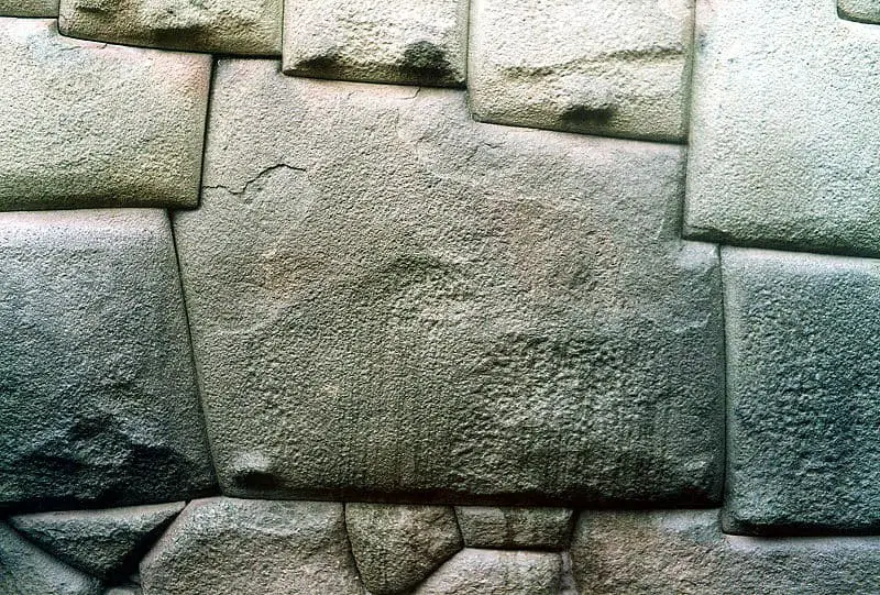 Twelve angle stone, in the Hatun Rumiyoc street of Cuzco, is an example of Inca masonry. Image Credit: Wikipedia