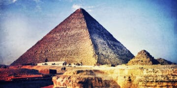 the great pyramid of giza by caie143 d5w9w8k