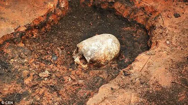 The mysterious skeleton with an extermely elongated skull found in Russia