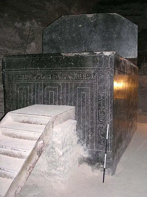 D-A-D-B-D--D-B-D-BF-D-B-D--D-BC-D--D--D-BE-D-BD-D- - The mystery of the 100 ton ‘boxes’ at the Serapeum of Saqqara: Ancient precision at its best