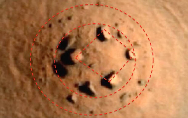 A close-up of the m,ysterious rock formation. The MArtian Stonehenge?