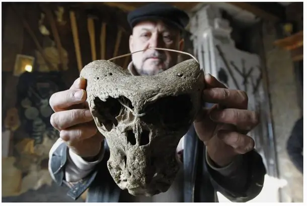 ady - Two ‘alien’ skulls discovered in Russia, a secret Nazi institution and the search for the origin of Mankind