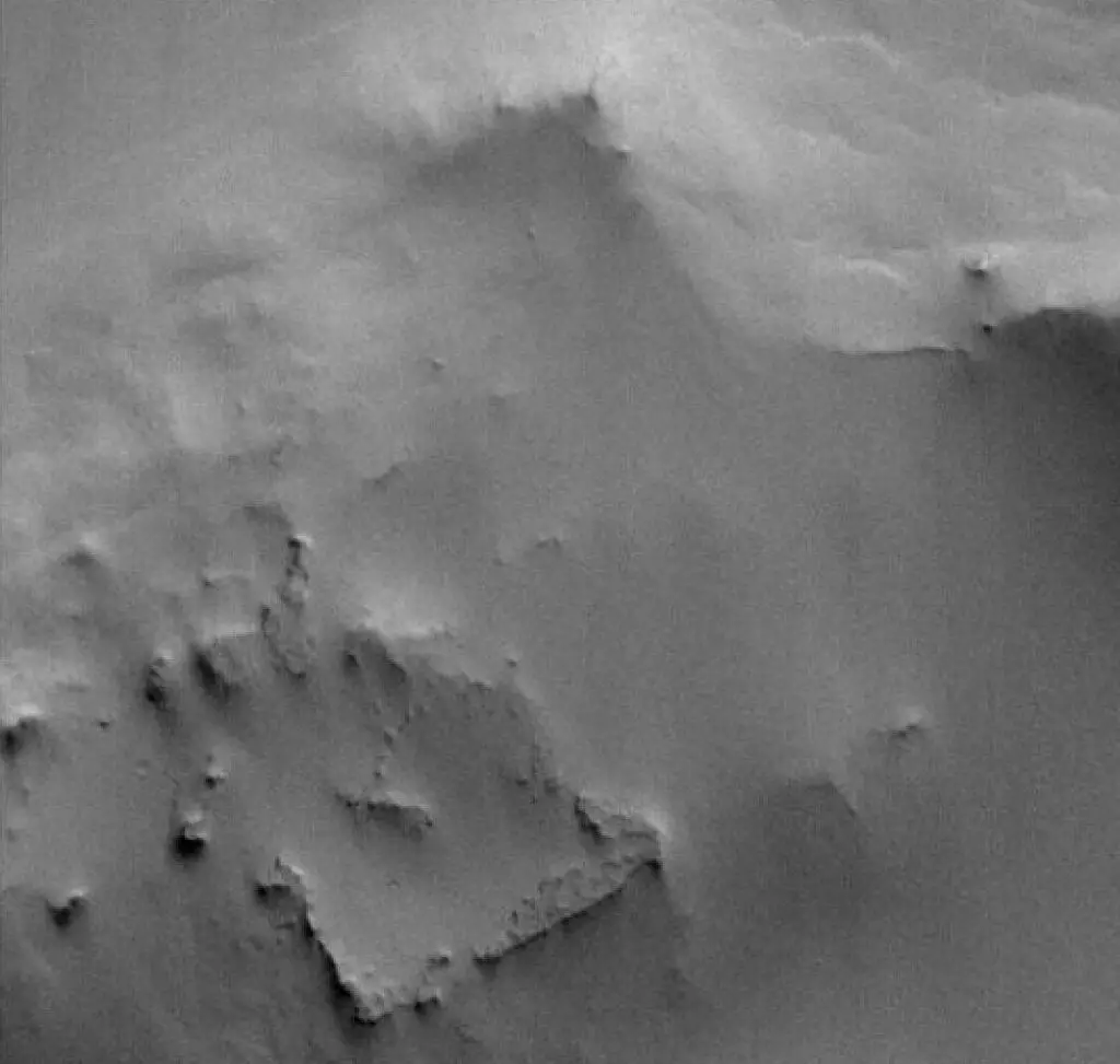 A giant lost city on Mars