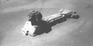 This is a rare image of the Sphinx taken from a hot air balloon in the early 19th century This is before excavation and restoration
