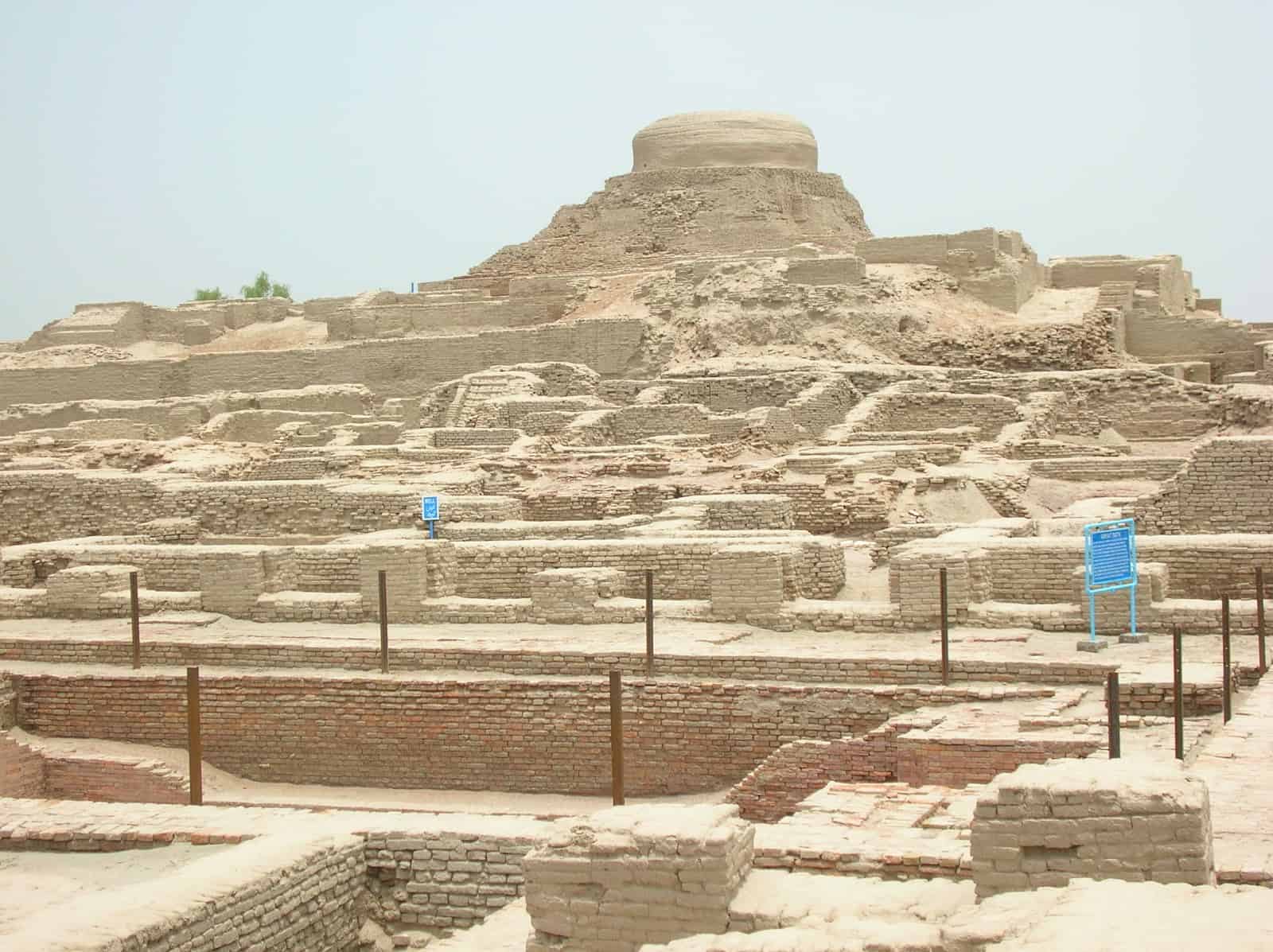 Moenjodaro-Stupa - 10 Of The Most Mysterious Discoveries Made On Earth