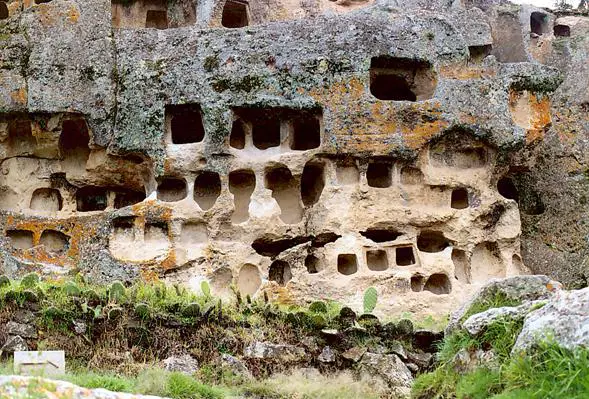 otuzco - The mysterious ancient Necropolis of Otuzco