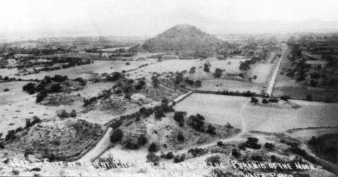 An image of Teotihuacan taken in 1905 