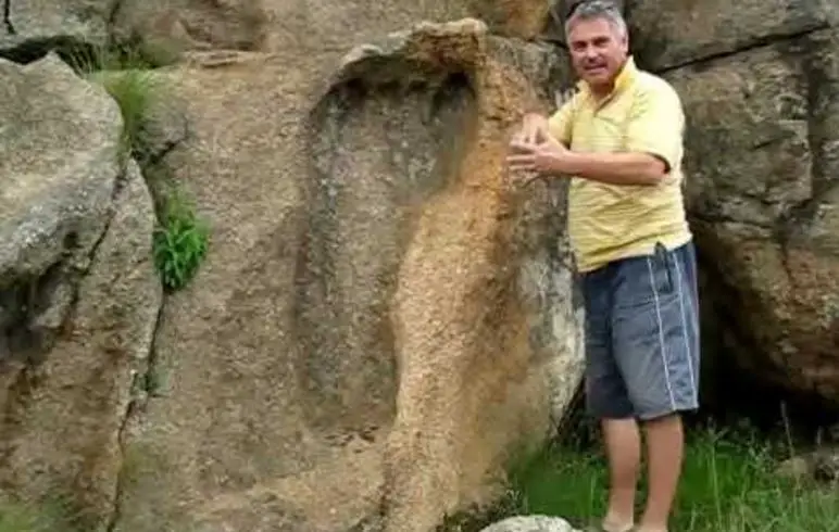 Massive Footprint 200 million years old