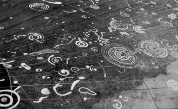 cochno-stone- - Mystery ancient Stone Slab—engraved with strange symbols no one can read, baffles experts