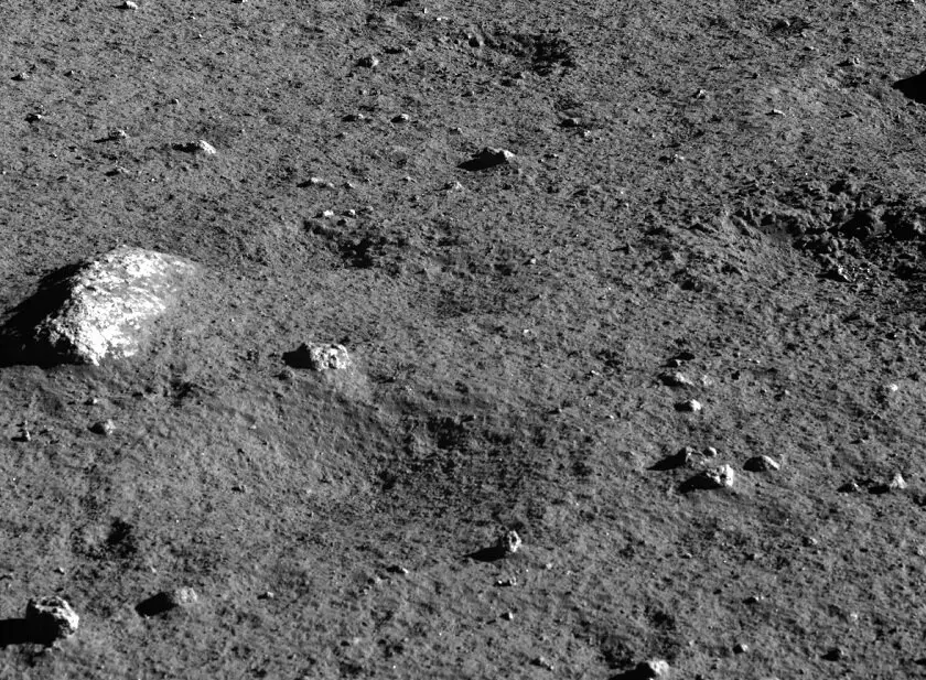 China Landed on the moon and snapped the best-ever images of the lunar surface PCAMR-Q-037_SCI_N_20131223002100_0005_A_2A