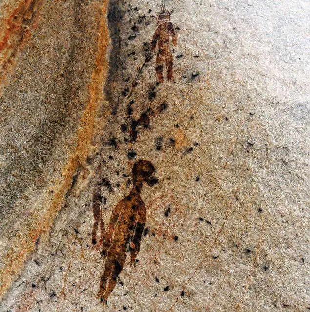 Aliens-in-cave-paintings - Ancient Astronauts: Intriguing 10,000-year-old cave paintings in India show “Aliens and UFO’s“