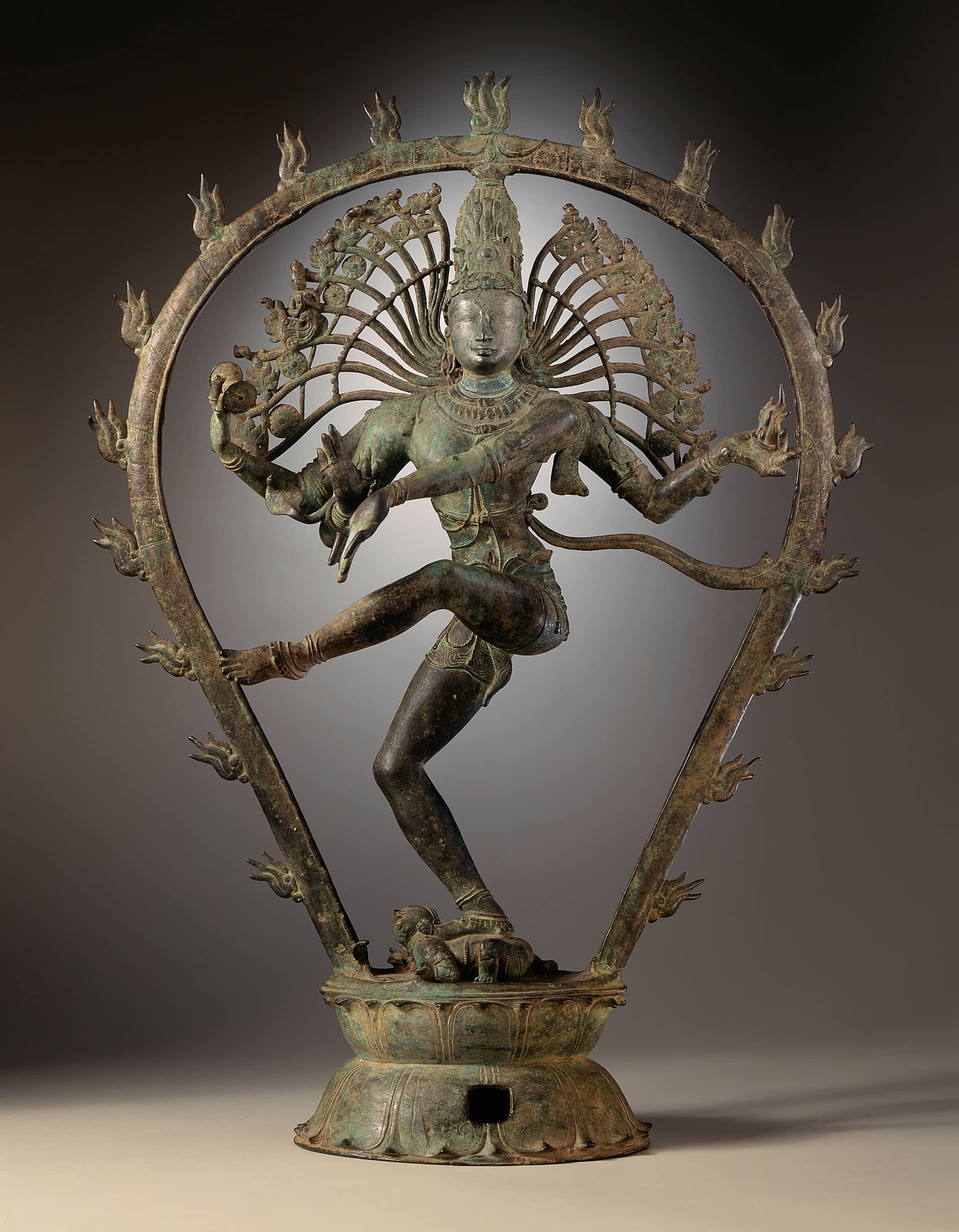 Chola dynasty statue of Shiva