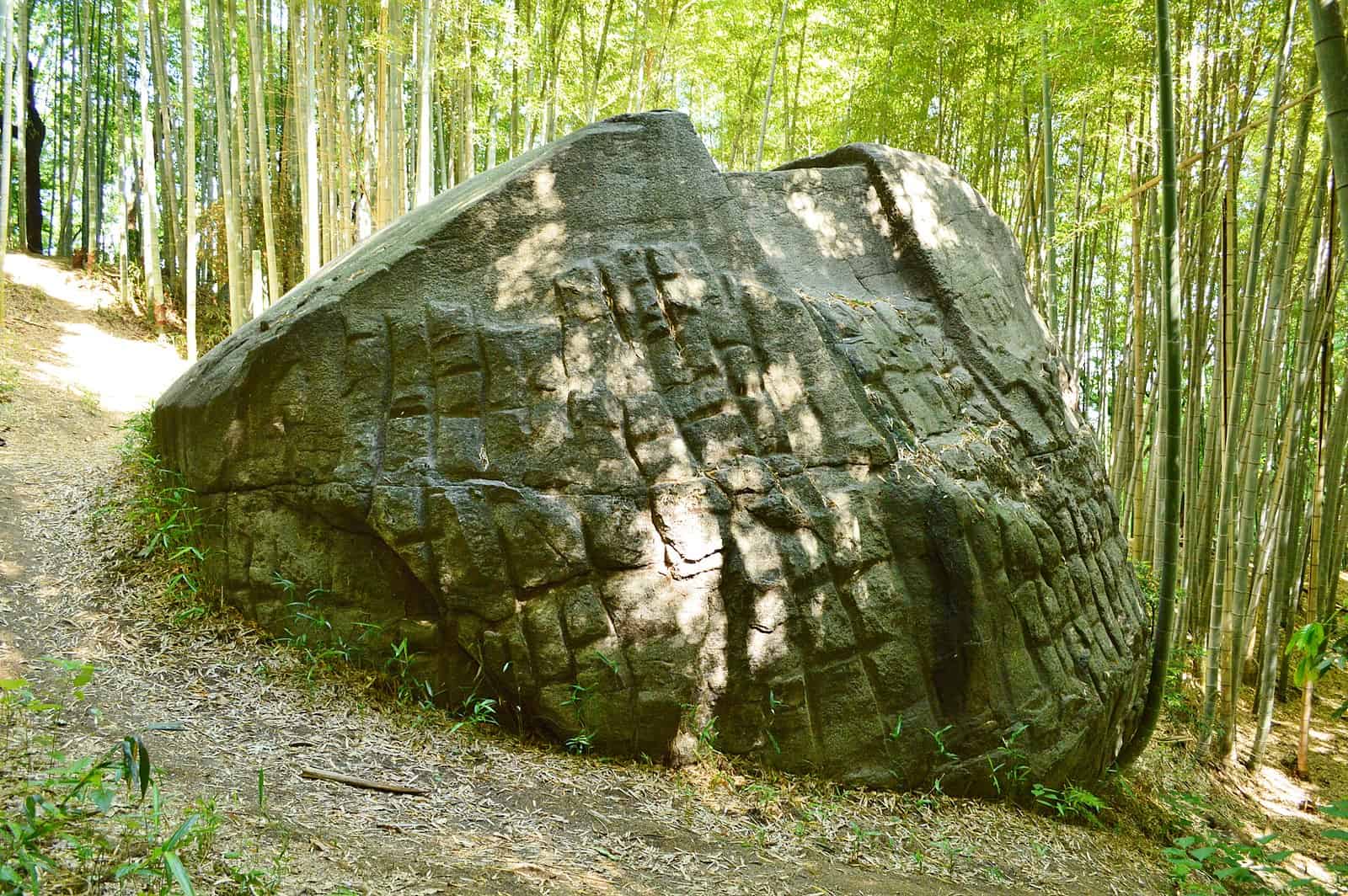 px-Masuda-no-Iwafune- - An 800-ton monolith from Japan and its similarity to tales of strange otherworldly visitors