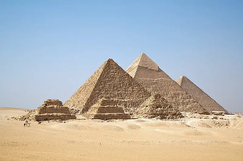 800px All Gizah Pyramids