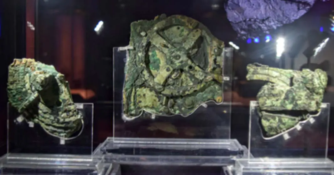This device found in the Antikythera Shipwreck