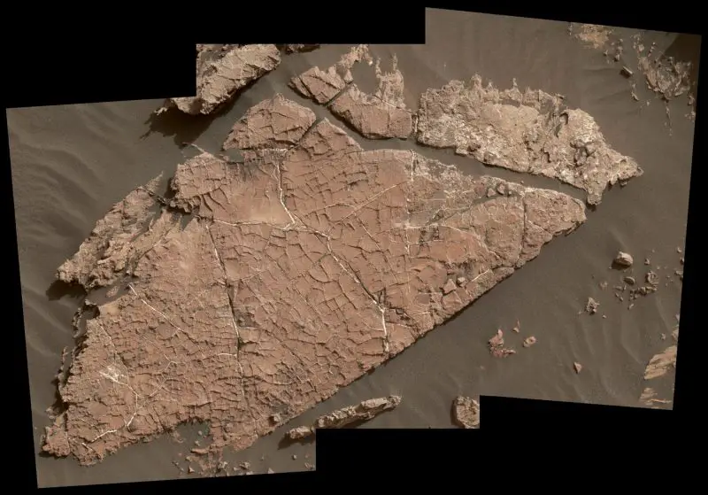 mars possible mud cracks Curiosity rover e1570527932149