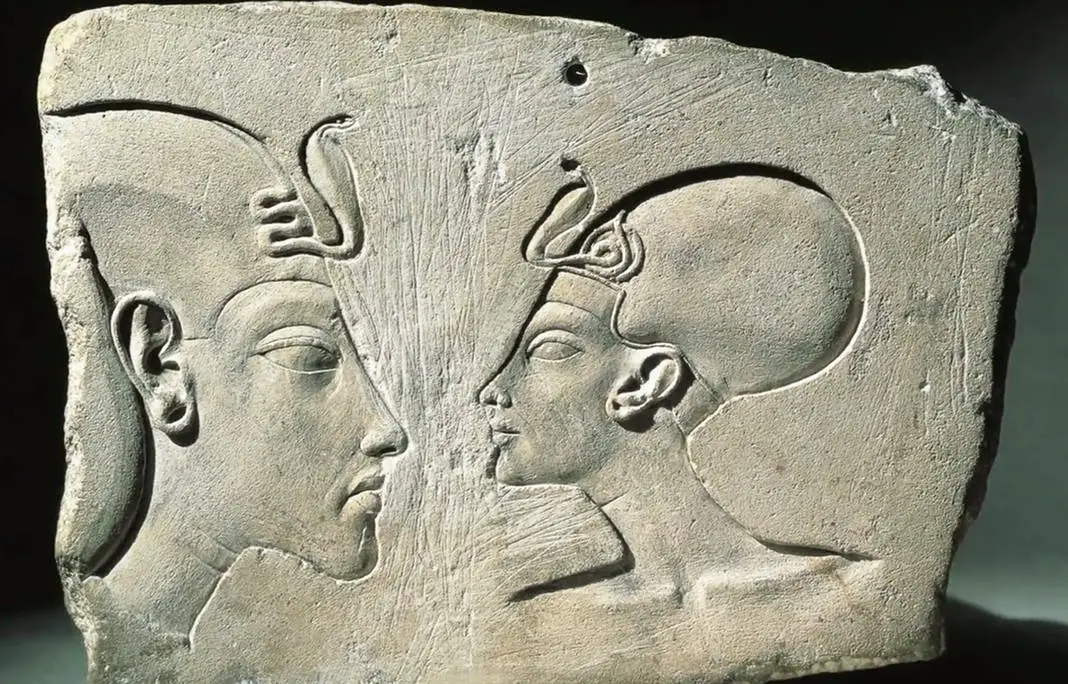tablet - What was the Aten, the sun disk of Pharaoh Akhenaten?