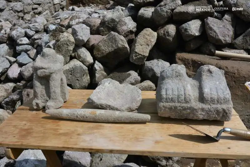 content--foto - Mysterious Aztec carvings found in tunnel beneath Mexico City