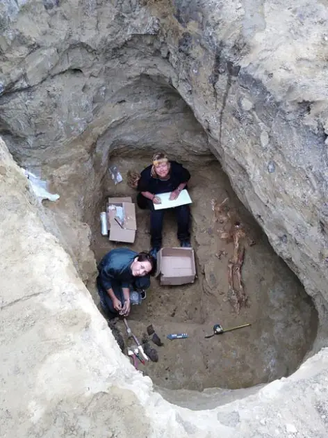 tomb - Ancient warrior woman found buried with rare jewelry created during the Roman Empire