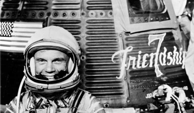 Here’s The Radio Transmission of Astronaut John Glenn, after dozens of UFOs surround him in space