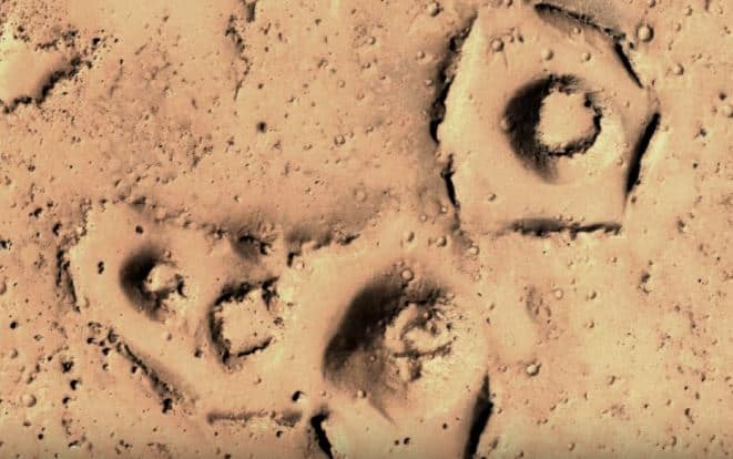 Do these NASA images reveal traces of ‘walled cities’ on Mars?