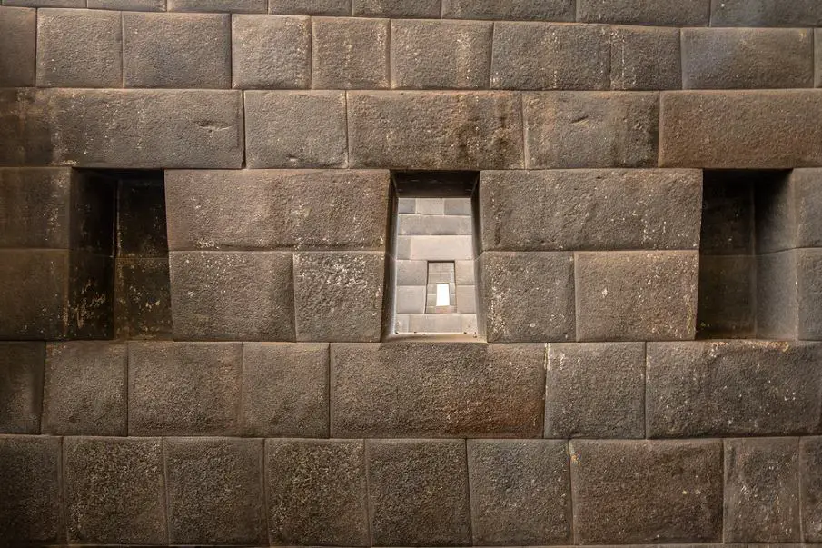 The incredible similarity between the Coricancha Temple in Peru, and the Valley Temple of Egypt