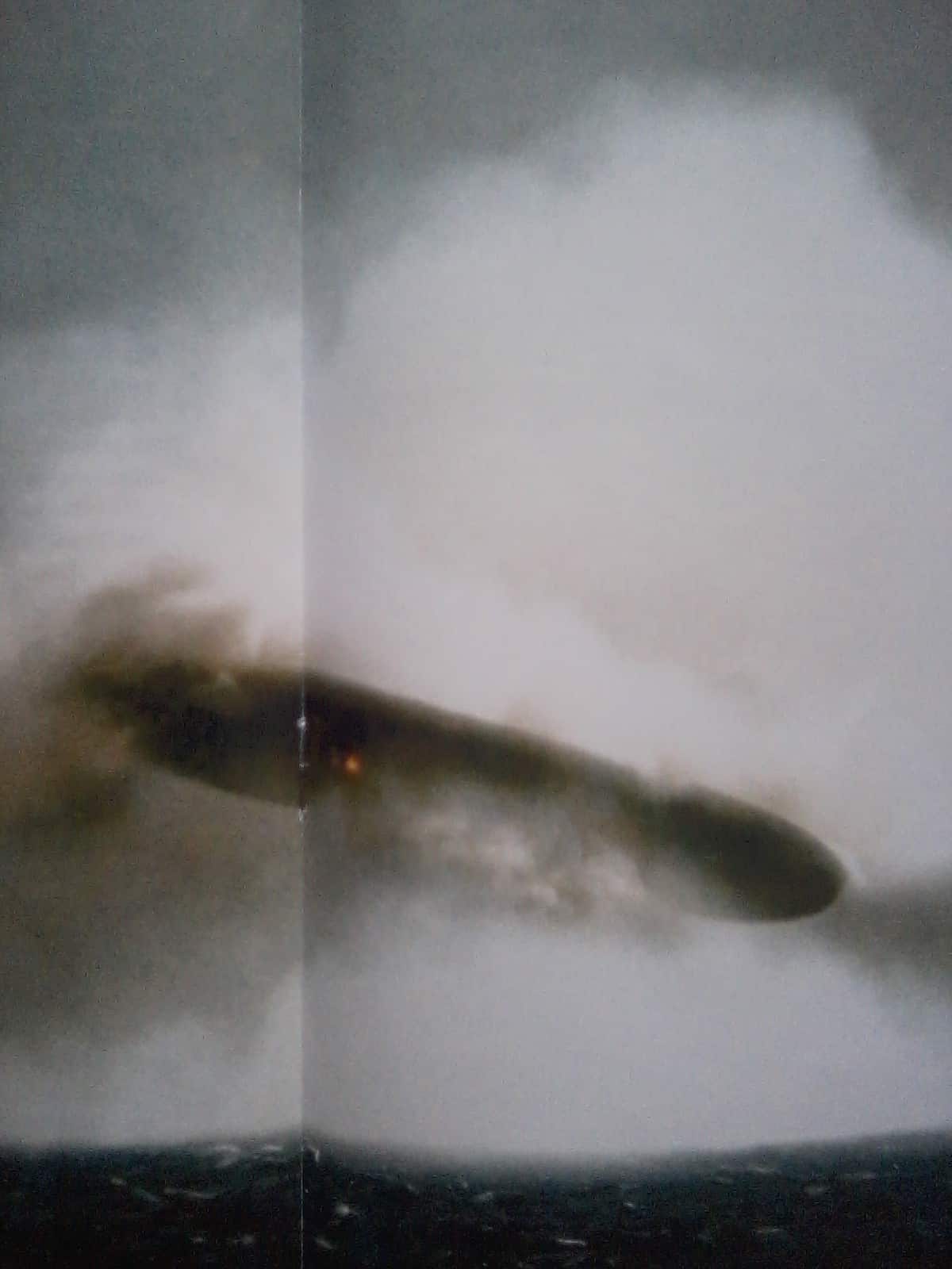 8 Compelling real UFO Images photographed from a Navy submarine